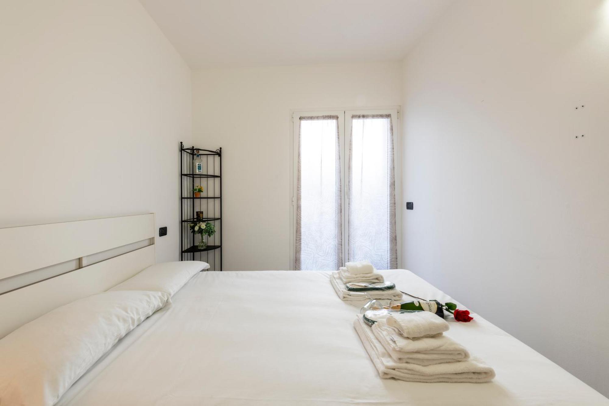 Bnbutler - Archimede 53 - Bright Studio Milaan Buitenkant foto